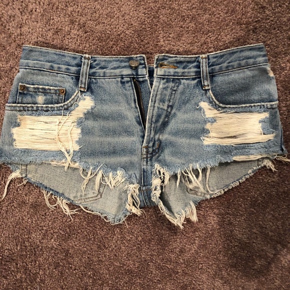 Levi’s Short jeans sexyyyy - Picture 2 of 4